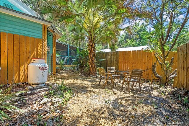 21 62nd Street, Yankeetown, FL 34498