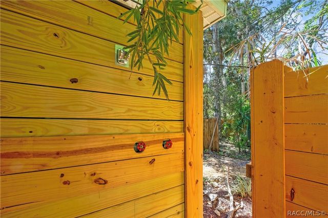 21 62nd Street, Yankeetown, FL 34498
