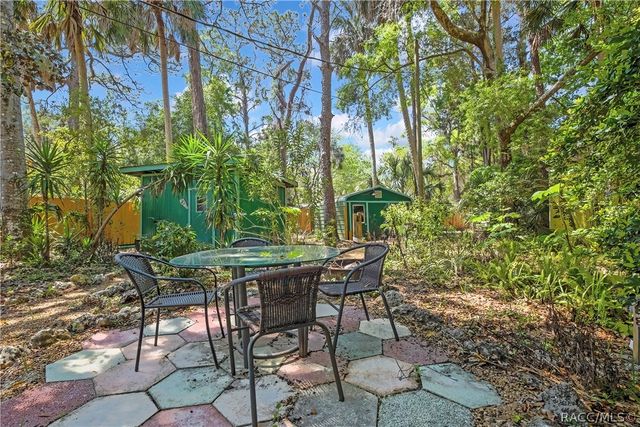 21 62nd Street, Yankeetown, FL 34498