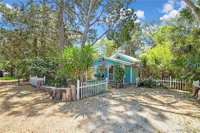 21 62nd Street, Yankeetown, FL 34498