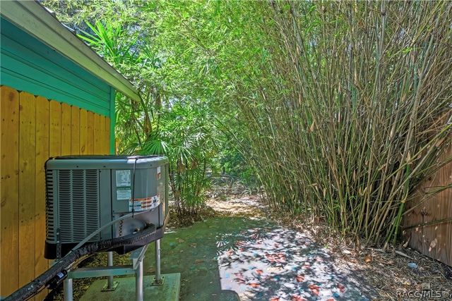 21 62nd Street, Yankeetown, FL 34498