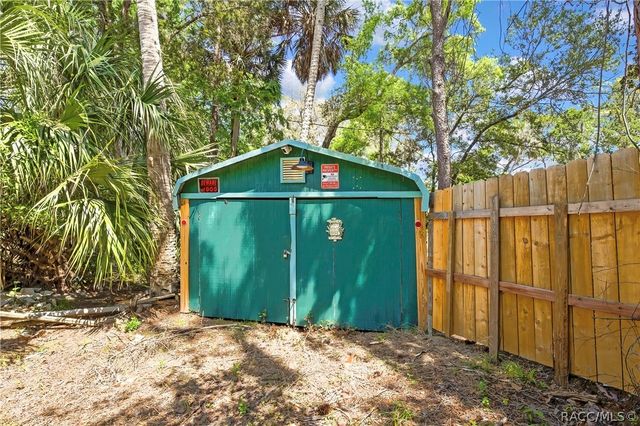 21 62nd Street, Yankeetown, FL 34498
