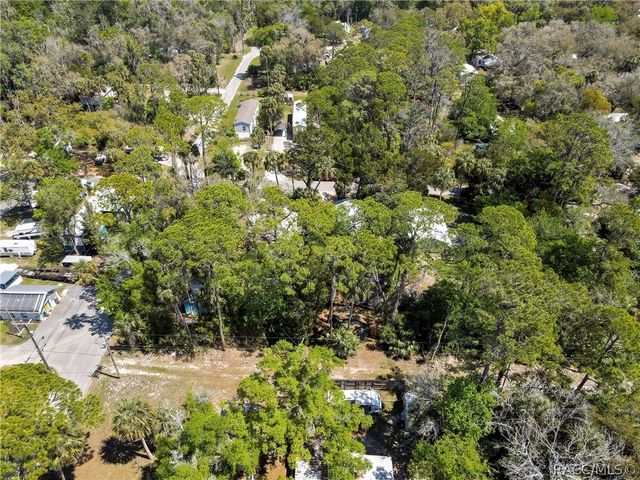 21 62nd Street, Yankeetown, FL 34498