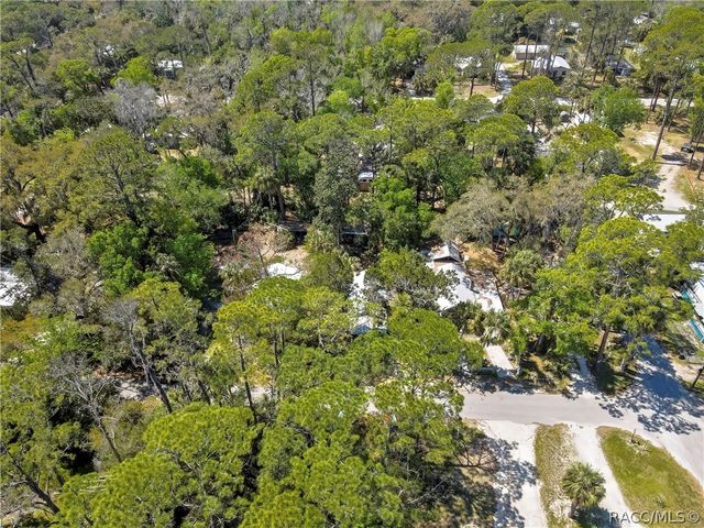 21 62nd Street, Yankeetown, FL 34498