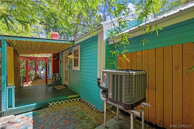 21 62nd Street, Yankeetown, FL 34498