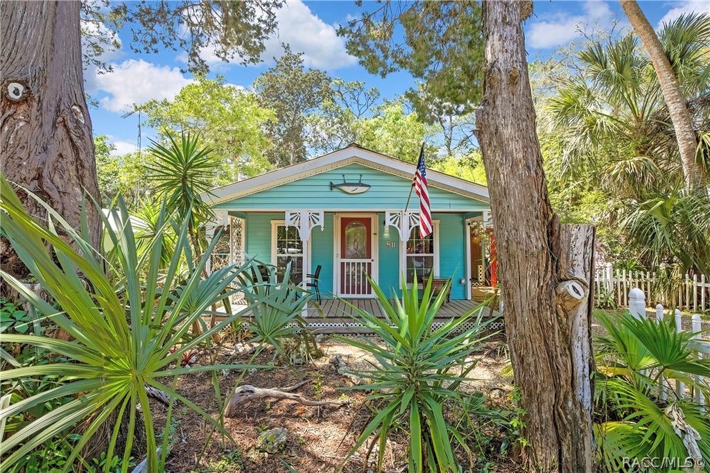 21 62nd Street, Yankeetown, FL 34498