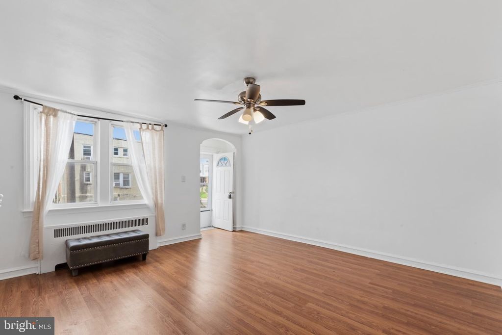 559 E COMLY ST, PHILADELPHIA, PA 19120 — photo 2