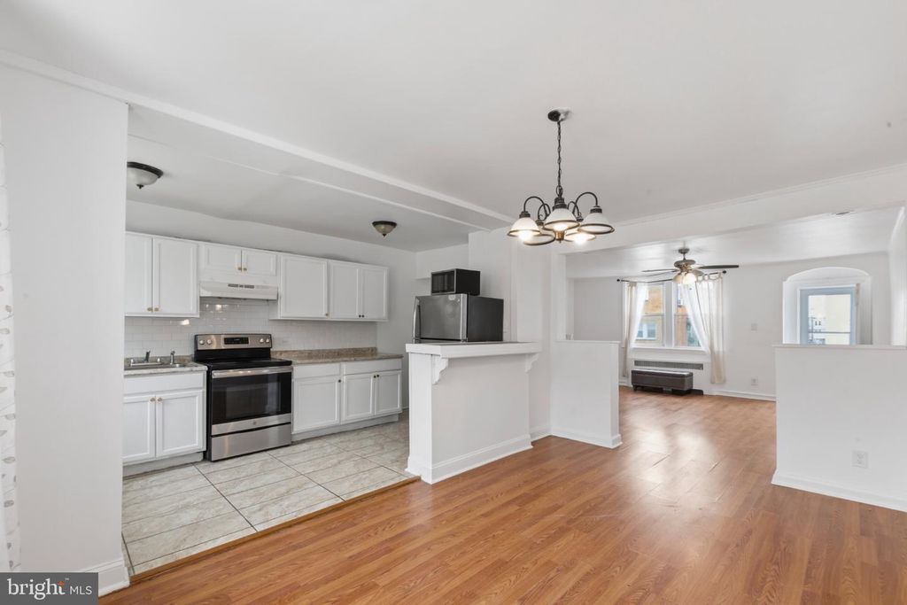 559 E COMLY ST, PHILADELPHIA, PA 19120 — photo 3