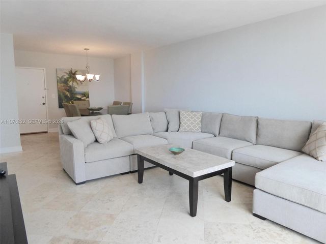 800 West Ave 818, Miami Beach, FL 33139