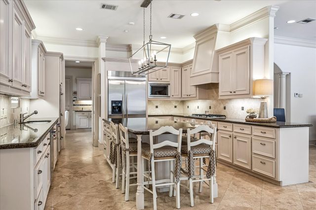 8614 Westview Drive, Houston, TX 77055