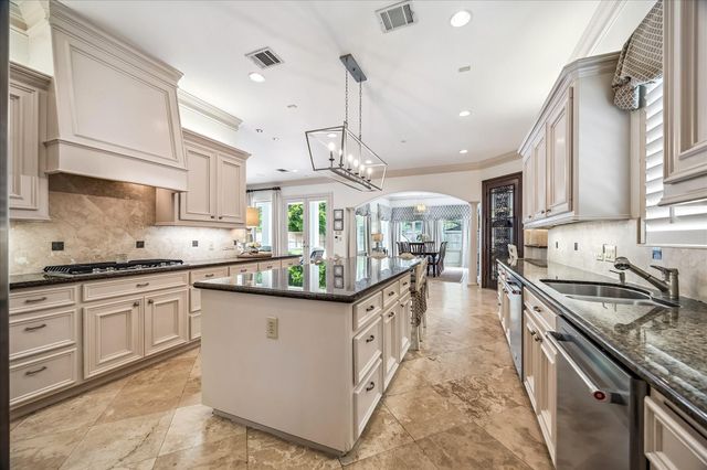 8614 Westview Drive, Houston, TX 77055
