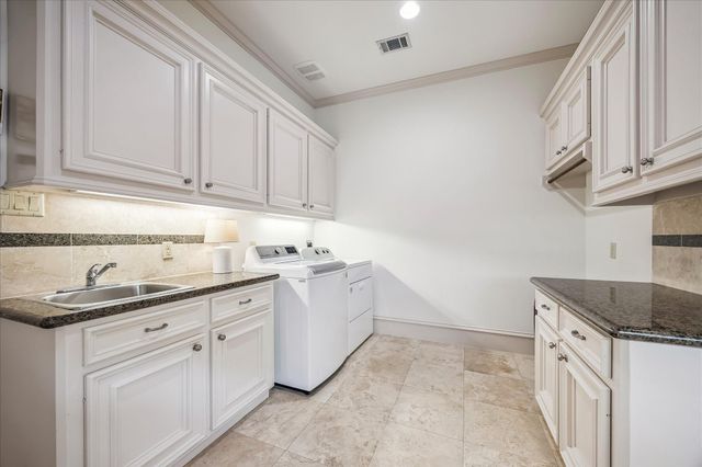8614 Westview Drive, Houston, TX 77055
