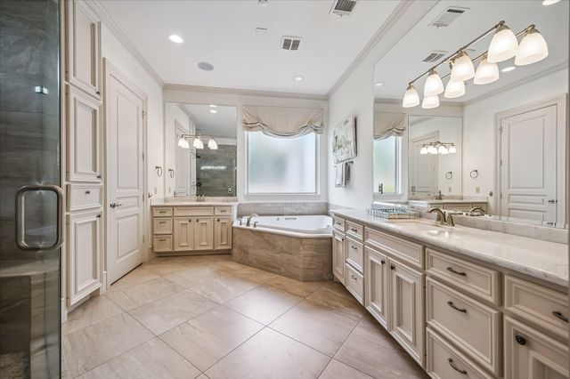 8614 Westview Drive, Houston, TX 77055