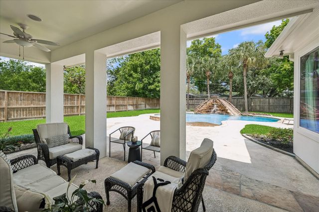 8614 Westview Drive, Houston, TX 77055