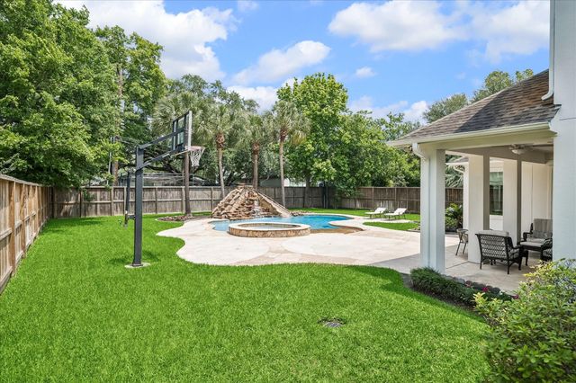 8614 Westview Drive, Houston, TX 77055