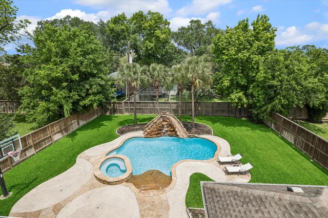 8614 Westview Drive, Houston, TX 77055