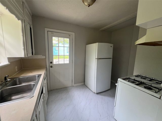 1726 N Ricketts Street, Sherman, TX 75092