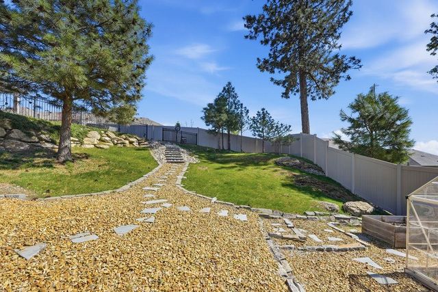 9513 W Floyd Dr, Cheney, WA 99004