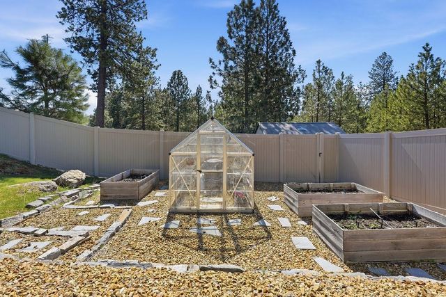 9513 W Floyd Dr, Cheney, WA 99004