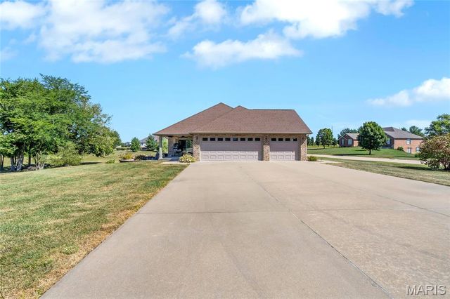 7731 Briar Creek Lane, Waterloo, IL 62298