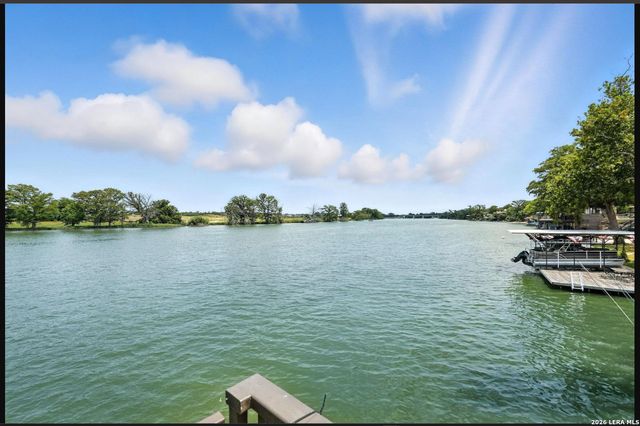 1435 E ZIPP RD, New Braunfels, TX 78130