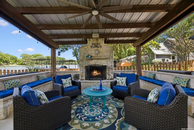 1435 E ZIPP RD, New Braunfels, TX 78130
