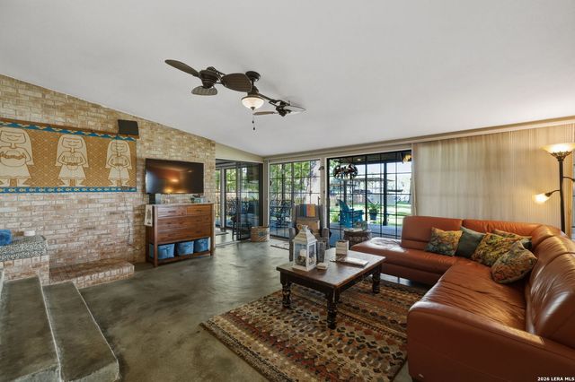 1435 E ZIPP RD, New Braunfels, TX 78130