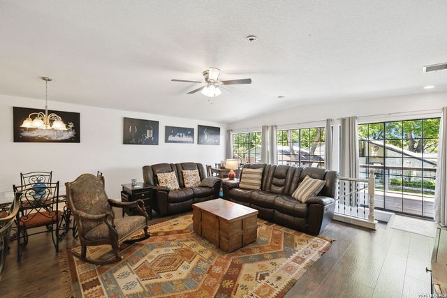 1435 E ZIPP RD, New Braunfels, TX 78130