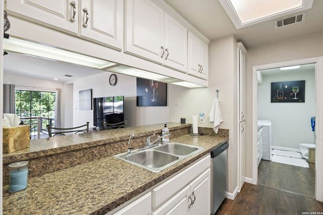 1435 E ZIPP RD, New Braunfels, TX 78130