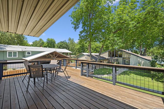 1435 E ZIPP RD, New Braunfels, TX 78130