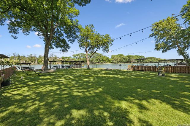 1435 E ZIPP RD, New Braunfels, TX 78130
