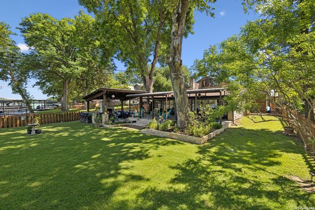 1435 E ZIPP RD, New Braunfels, TX 78130