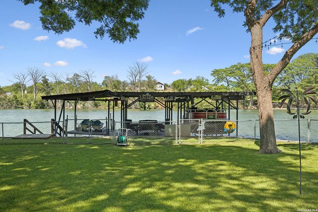 1435 E ZIPP RD, New Braunfels, TX 78130