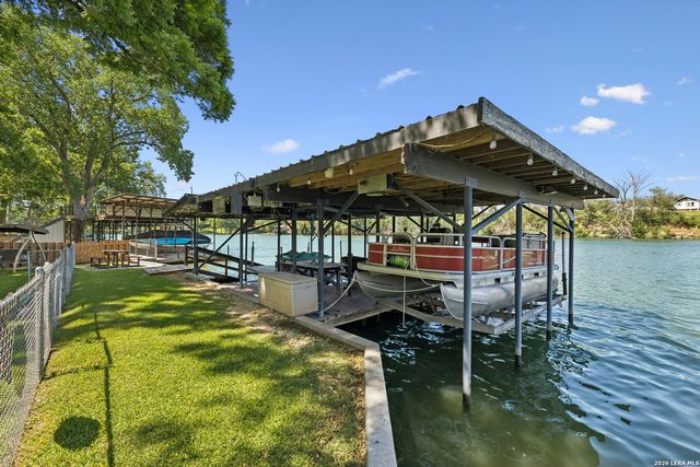 1435 E ZIPP RD, New Braunfels, TX 78130