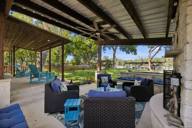 1435 E ZIPP RD, New Braunfels, TX 78130
