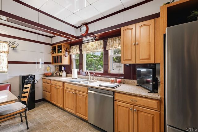 300 Malverne Drive, Syracuse, NY 13208
