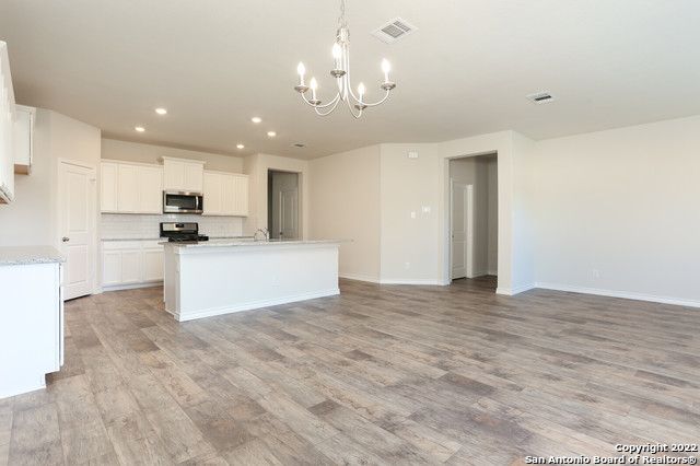 545 BLUE STEM RD, New Braunfels, TX 78130