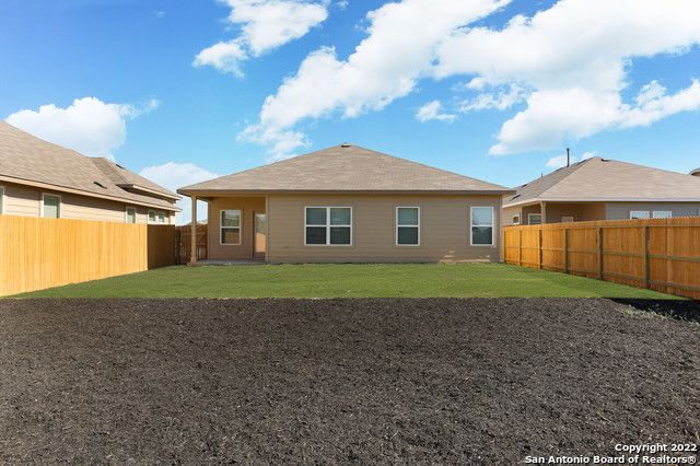 545 BLUE STEM RD, New Braunfels, TX 78130