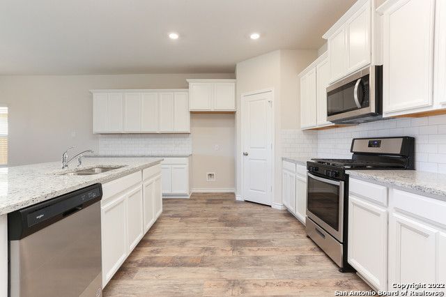 545 BLUE STEM RD, New Braunfels, TX 78130