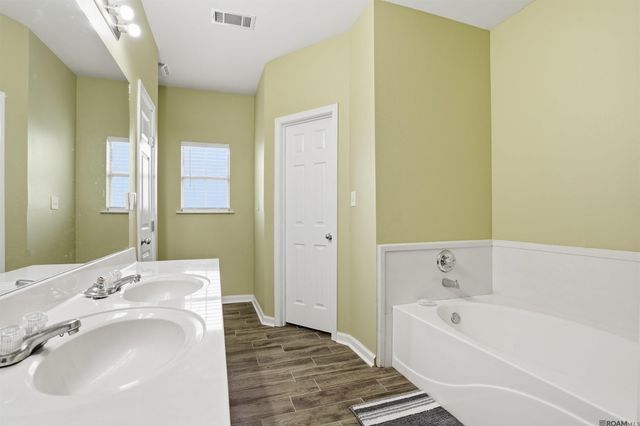 12376 Mimosa Dr, Denham Springs, LA 70726