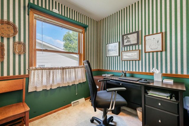 3625 Bentwood PLACE, La Crosse, WI 54601