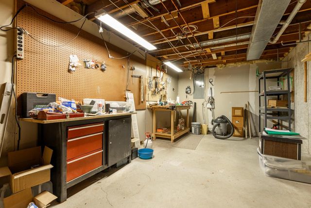 3625 Bentwood PLACE, La Crosse, WI 54601