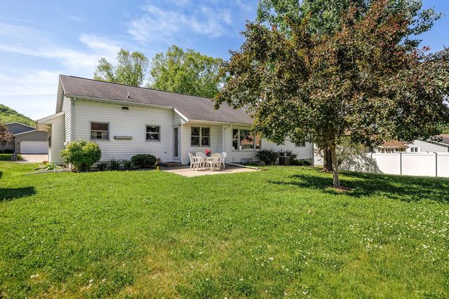 3625 Bentwood PLACE, La Crosse, WI 54601
