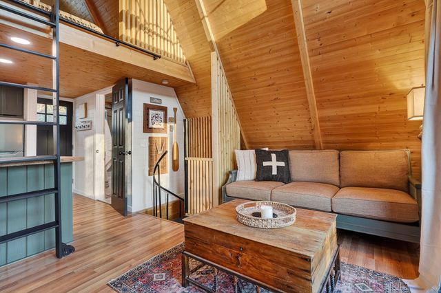421 Alpine Dr, Smithville, TN 37166