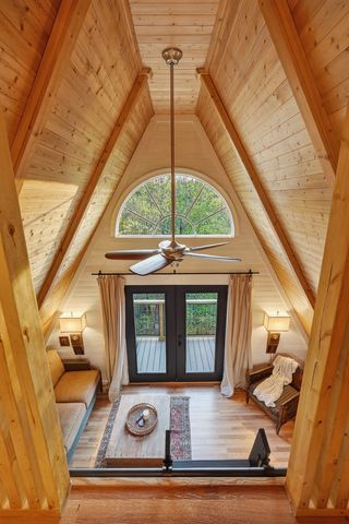 421 Alpine Dr, Smithville, TN 37166