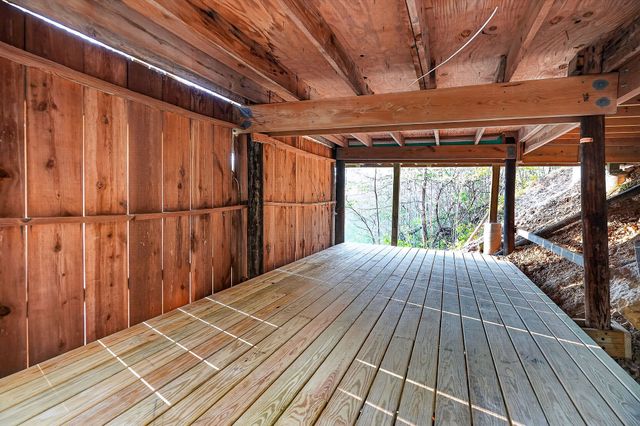 421 Alpine Dr, Smithville, TN 37166