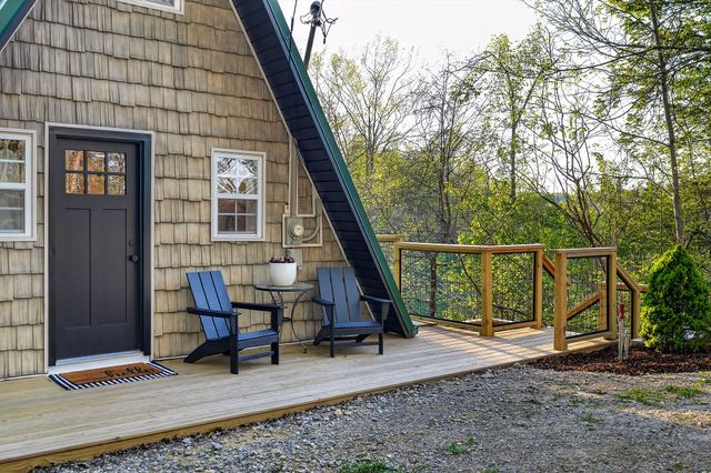 421 Alpine Dr, Smithville, TN 37166