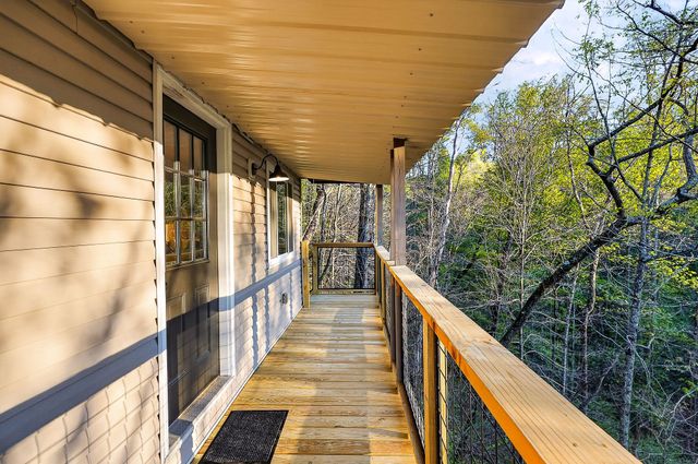 421 Alpine Dr, Smithville, TN 37166