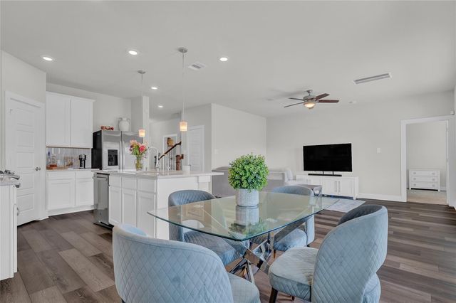 9702 Migrant Hawker Court, Conroe, TX 77385