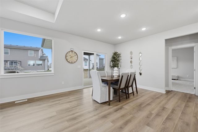 15015 Springbrook Trail, Urbandale, IA 50323
